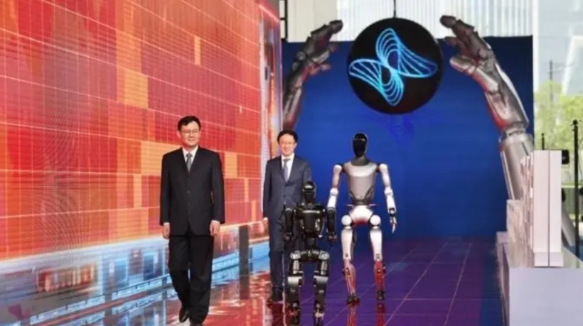 国内传来两条重磅消息，每一条都令人振奋！

第一条消息，2025年上海科技节玩出