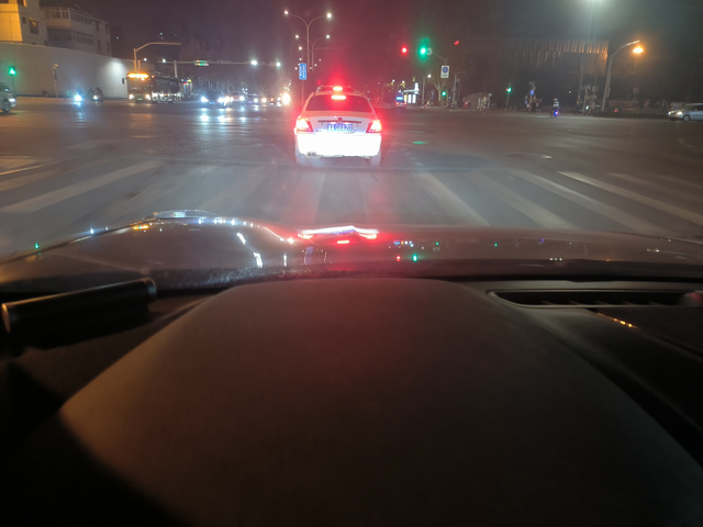 领克01车灯太暗
朋友们。有没有推荐的品牌，想升级一下大灯领克01
21新款
车