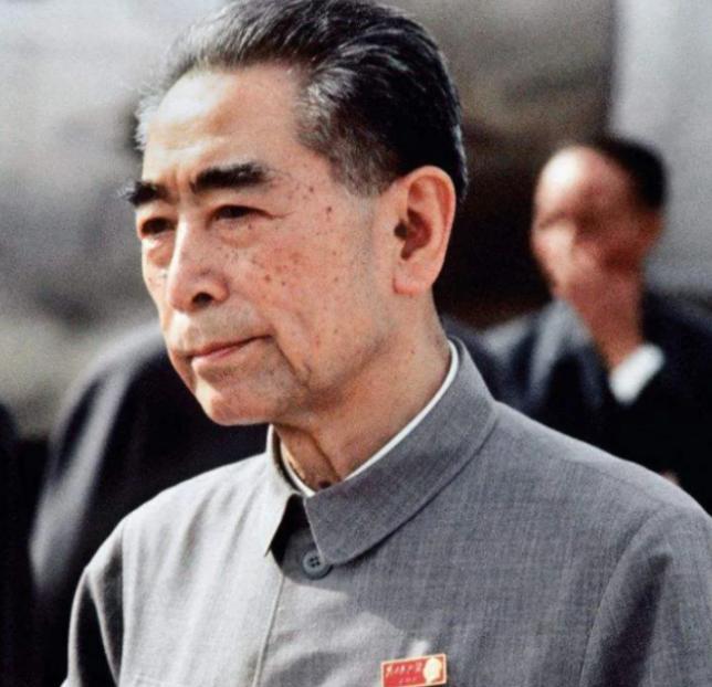1961年，他开着卡车直冲冲地撞向周恩来，来不及躲闪的周总理做了最坏的打算，就在