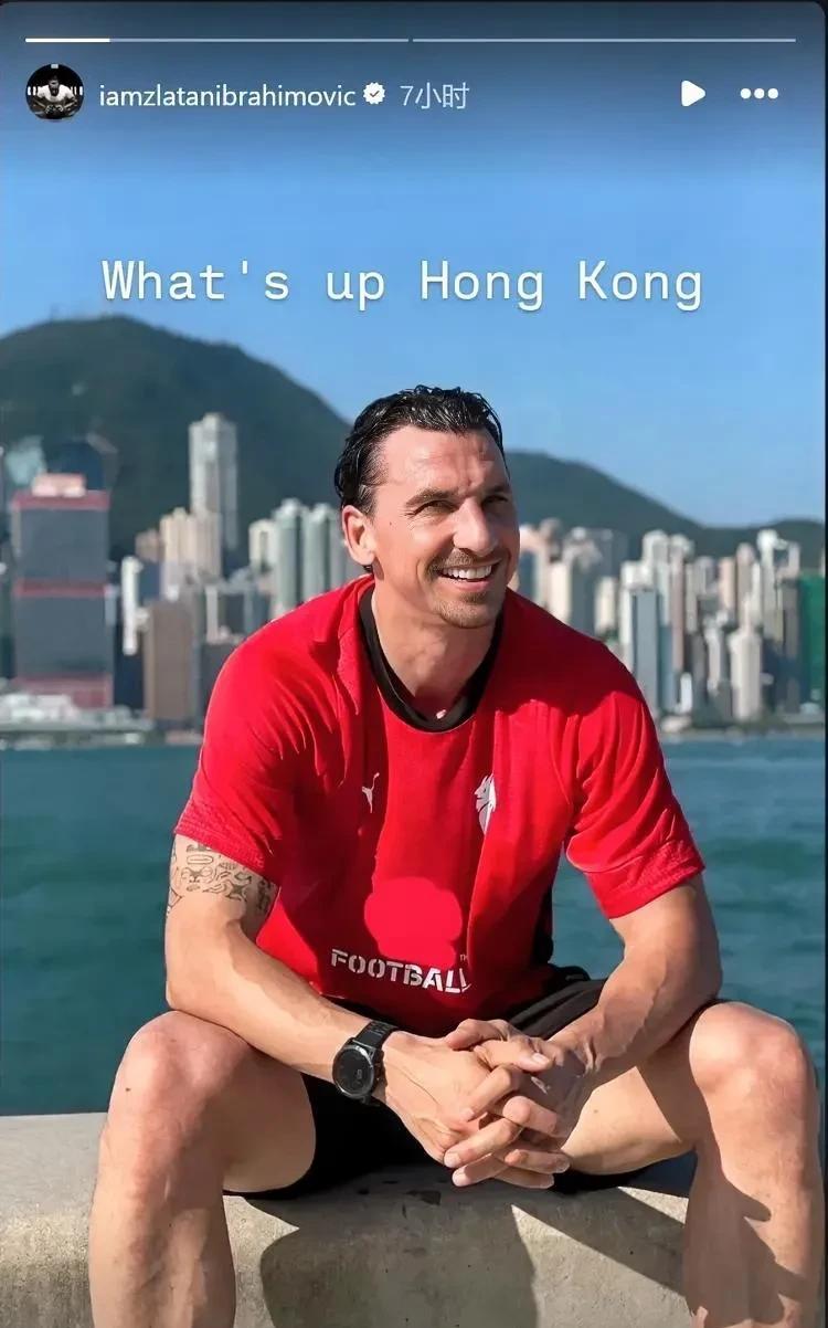 伊布拉希莫维奇！伊布拉希莫维奇这次亮相真的很矫情。他发了一张自己身穿米兰训练服的