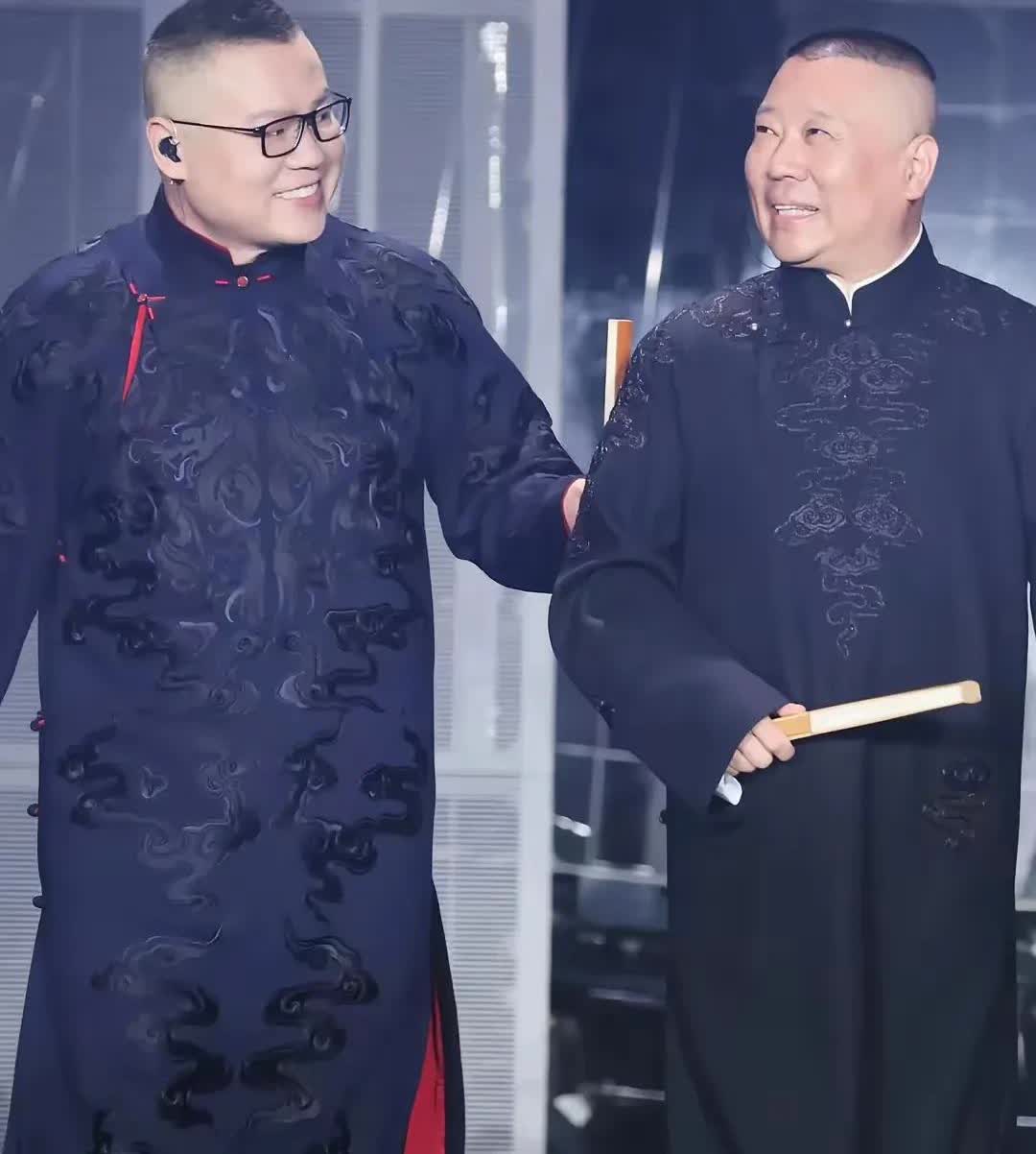 大家发现没，郭德纲暴露本性了。

宁愿被网友调侃为“坑亲王”，没有时间，挤出