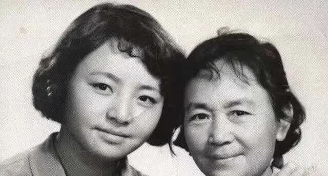 宋丹丹京圈大院出身，背景不凡显独特。三次闪婚勇追爱，每次嫁得皆更佳。人生路上多波