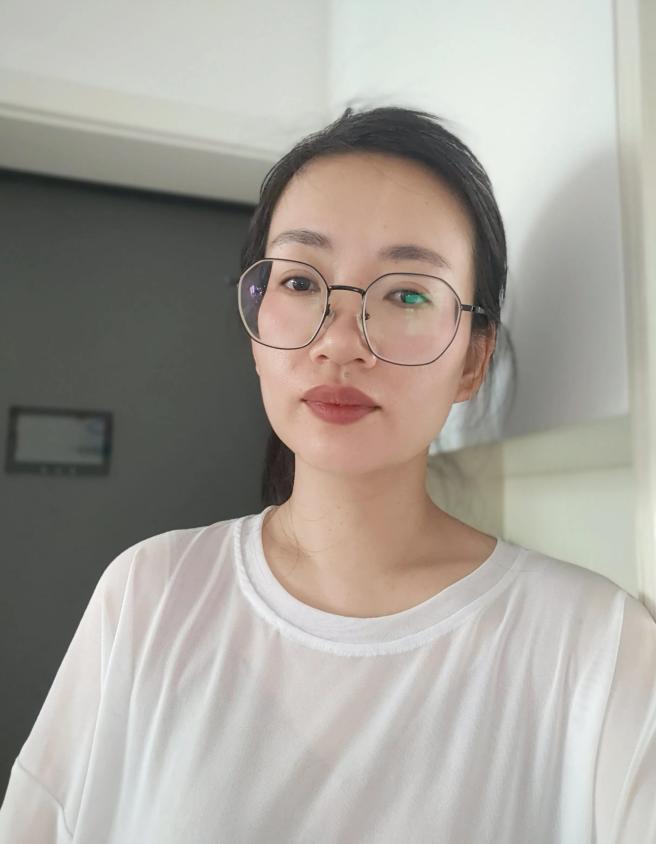 想给自己放个假，昨晚我终于离家出走了，把女儿扔给了丈夫。  



事情的起因是