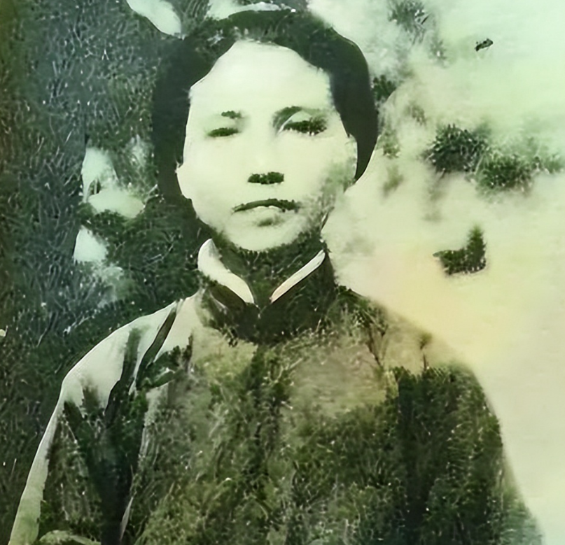 1928年5月1日去刑场的路上，有个犯人依旧在向沿途群众发表演讲，恼羞成怒的敌人