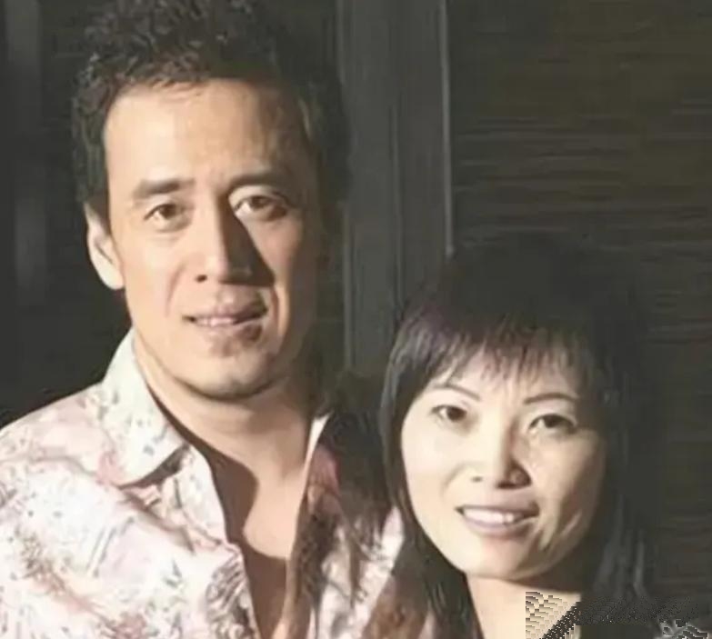 关于杨坤的个人信息

1，1972出生的杨坤已经51岁，内蒙古人，身高180，毕