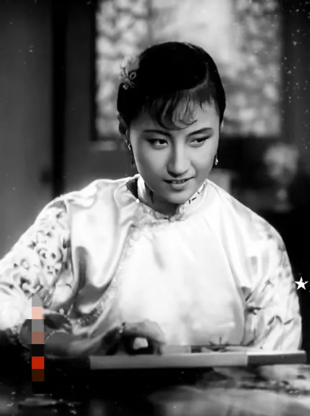 陈晓旭所饰演的林黛玉，被公认为最契合大众心中形象的林妹妹，不管是形象气质还是演技