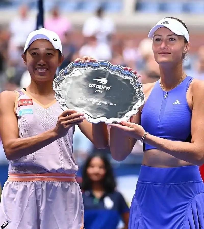 老将张帅重返世界前十！
在上周结束的WTA500华盛顿公开赛中，中国36岁老将张