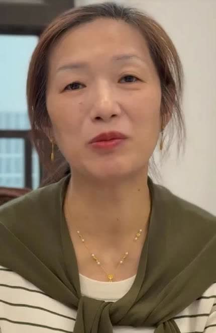 许健华，醒醒吧。
这次别怪我说话难听。
实话实说，如果我是你，目前要做的第一