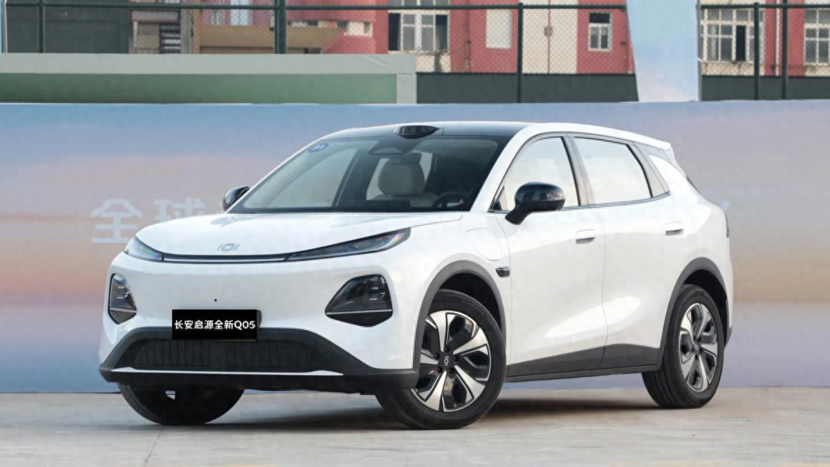 长安启源全新Q05遇上比亚迪元UP，10万级家用SUV选谁？