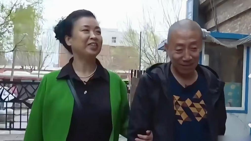 离开女人受不了！大爷丧偶两个月跑去相亲，只考虑年轻漂亮的美女