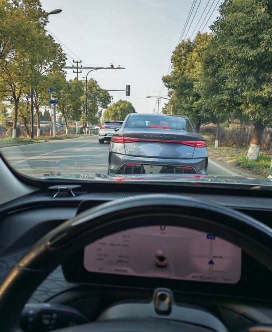 你会选哪一辆
今天看到海豹和极氪，觉得海豹尾部不好看，极氪价格偏贵，车机也不好，