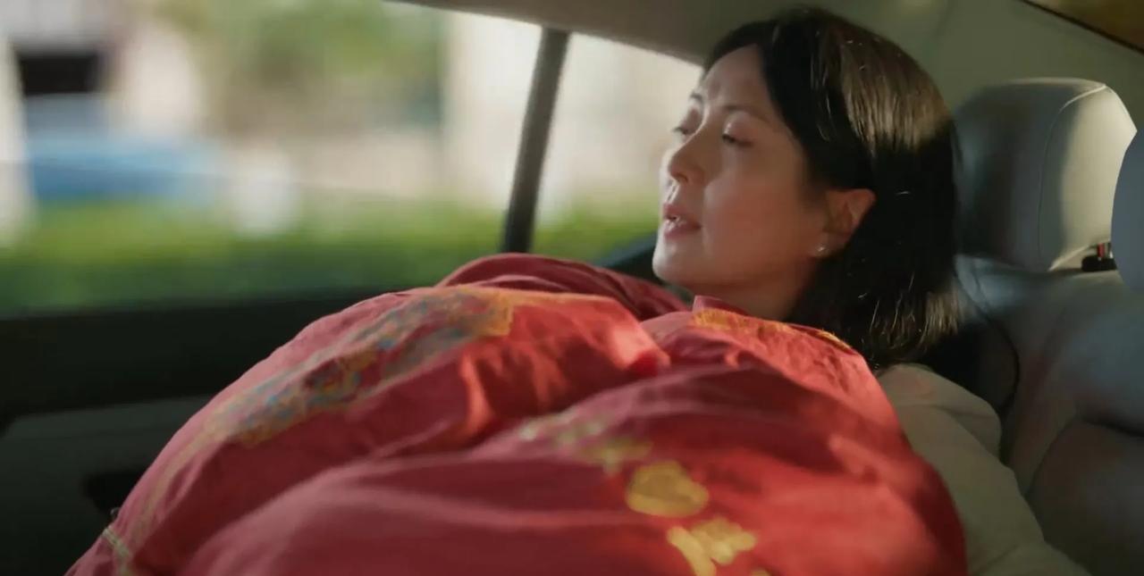《我的后半生》:连忆怜为什么要到沈家去送喜糖？要我说，她是带着满满的恶意来的。