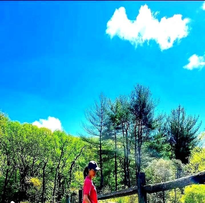 55岁女演员暴雨中光脚飙戏的场面你见过吗？
这位连江珊、何赛飞都要服气的大青衣，