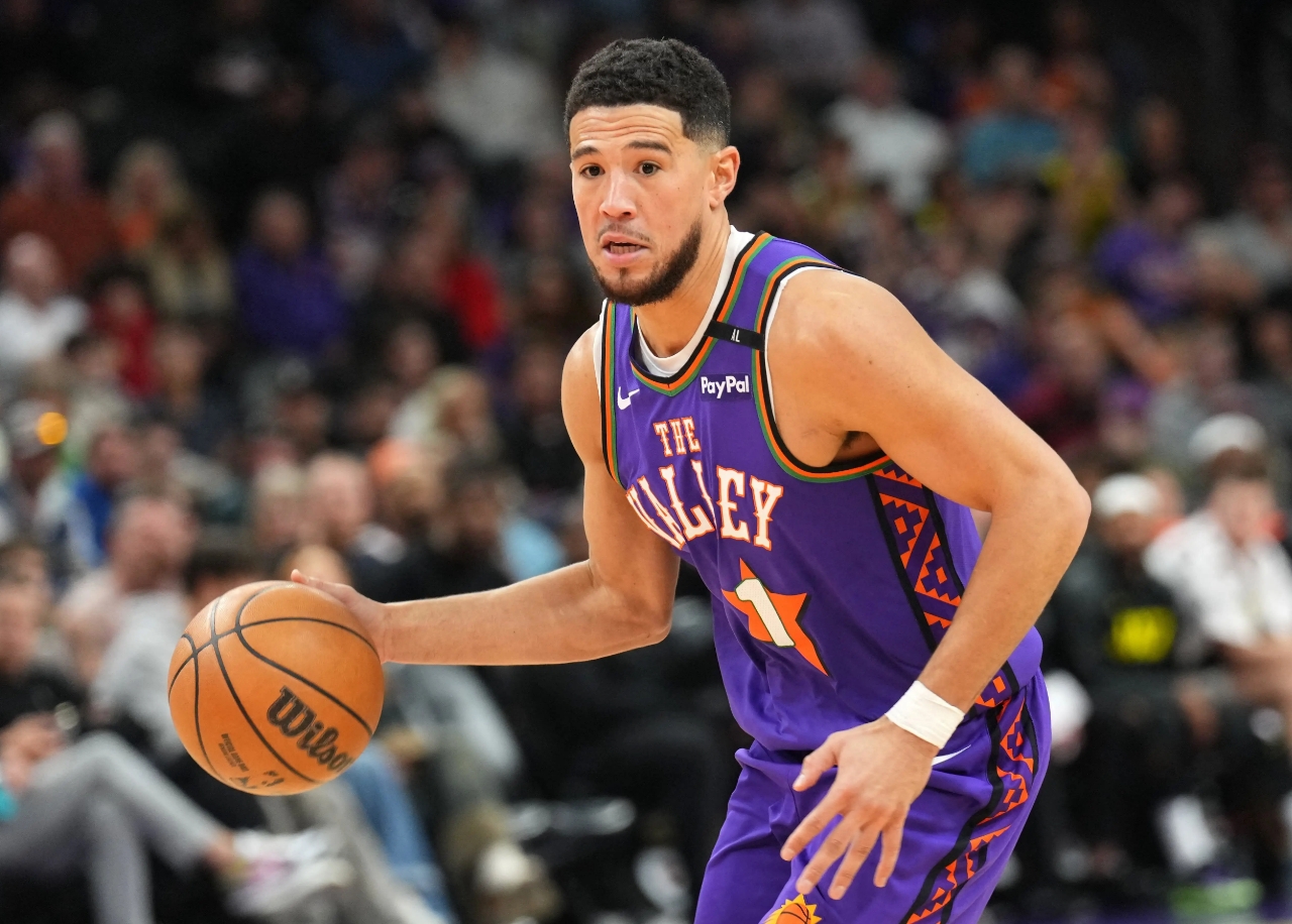 根据ESPN名记Shams报道，太阳与德文-布克达成2年1.45亿美元续约。
随