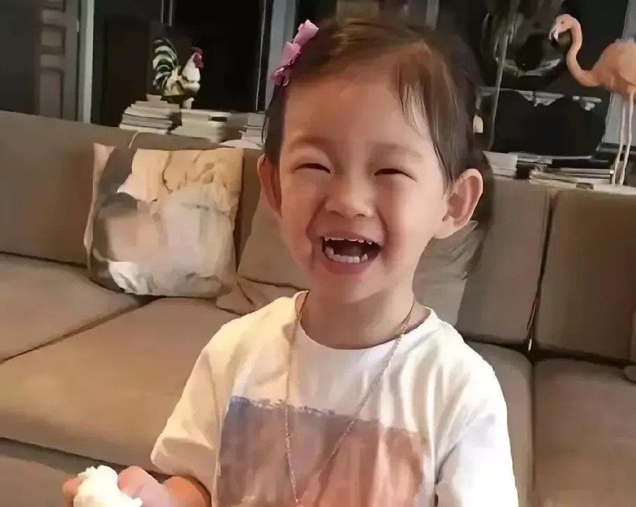 大S一家重聚引网友热议











天呐！大S居然和汪小菲一家团聚了？
