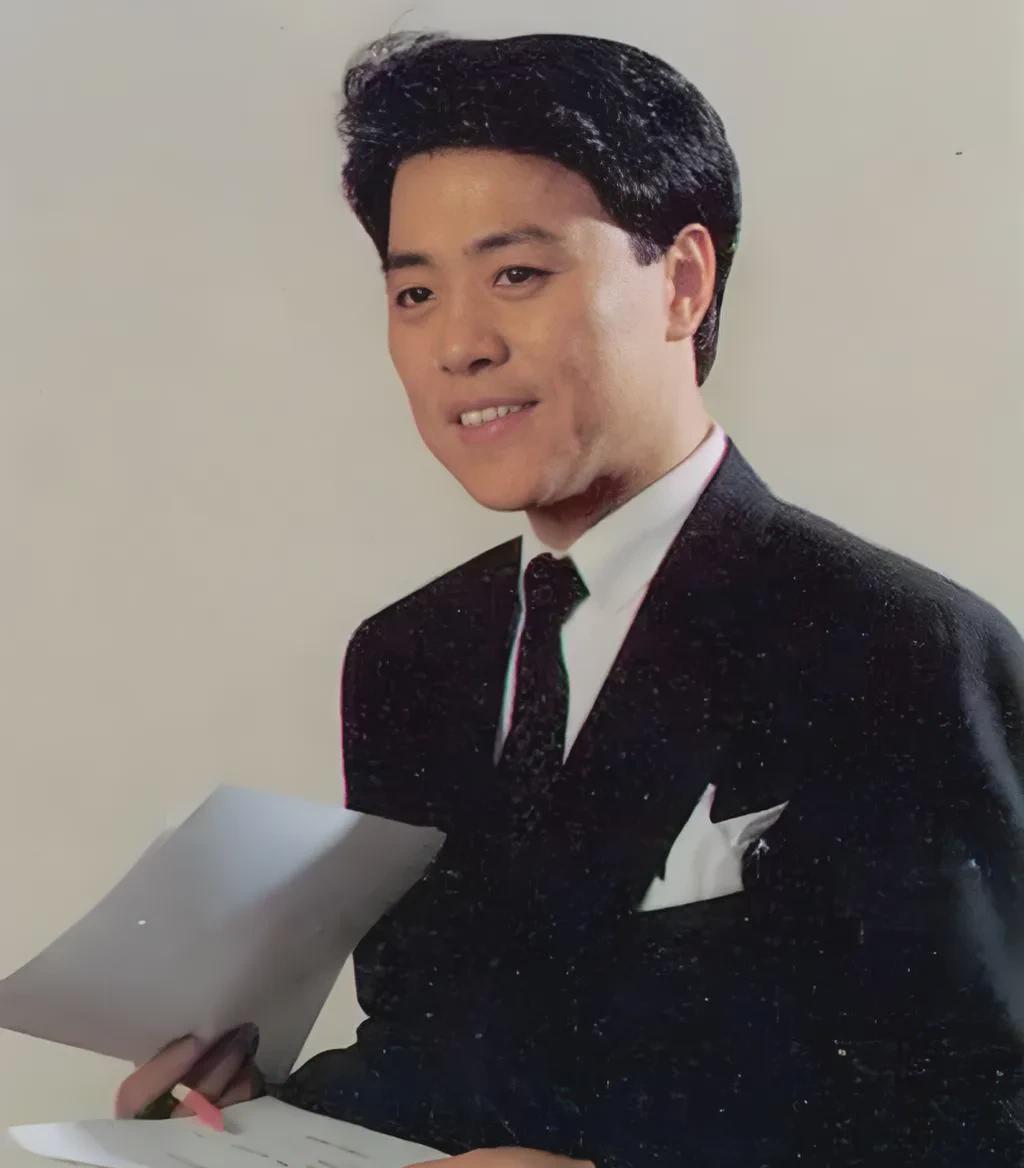     你还记得辽宁电视台著名主持人铁辉吗？现在刷抖音的朋友可能见过他！这位老爷