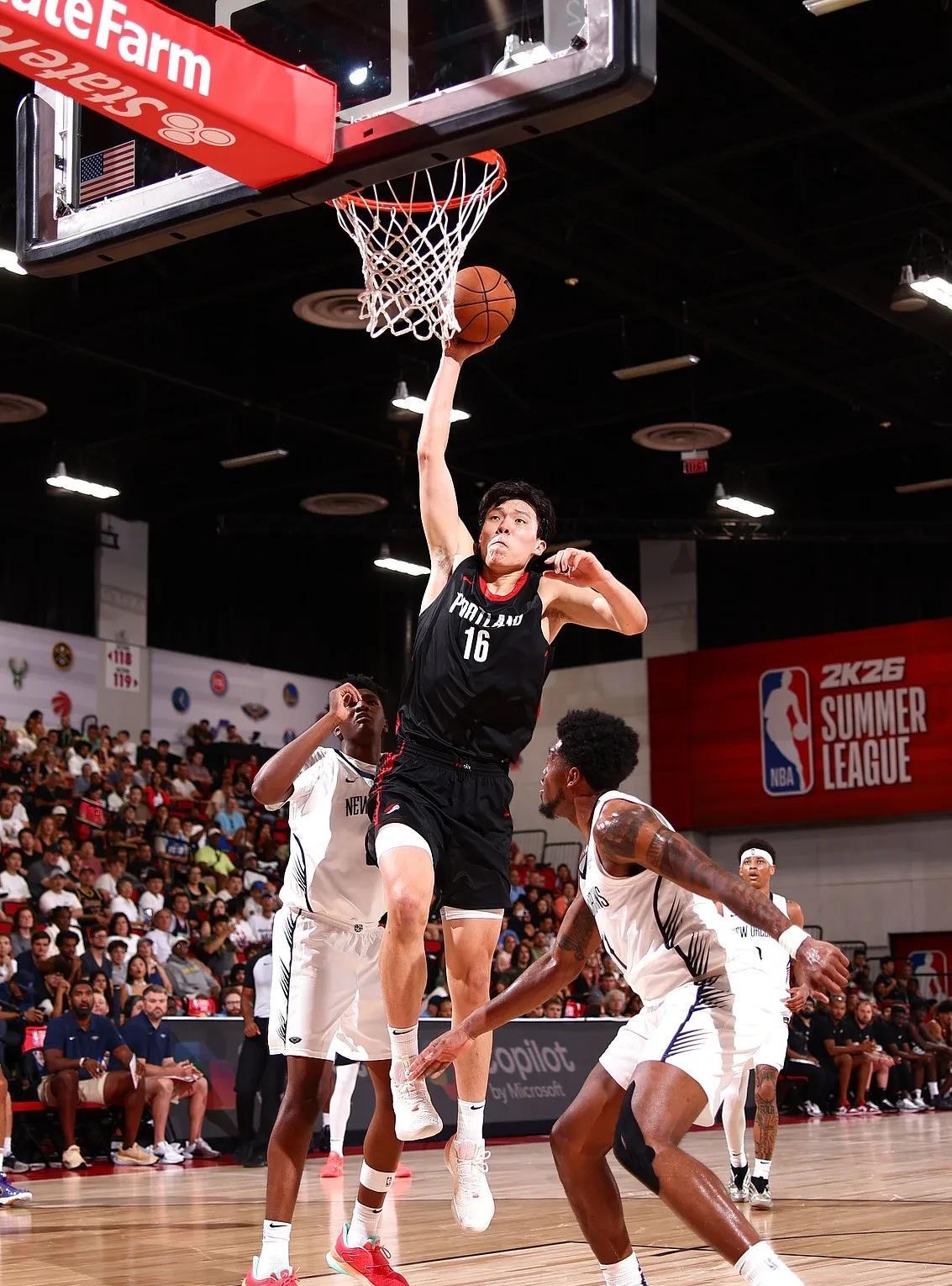 严重被低估了，杨瀚森爆砍15分刷新NBA生涯得分新高！
今天杨瀚森又爆发了，全场