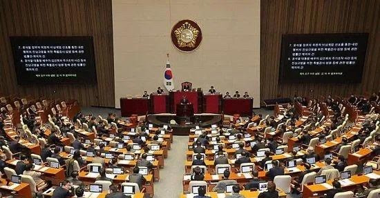 绝了！韩国前总统夫妇这回真要完蛋了











谁能想到，韩国这出大戏