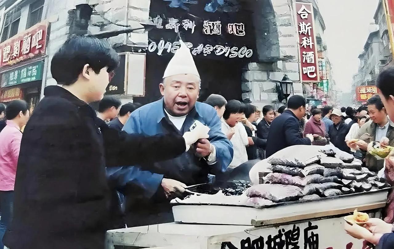 合肥市城隍庙1986年开业,人流量极大，盛况空前。
我那时刚18岁，每个休息日，