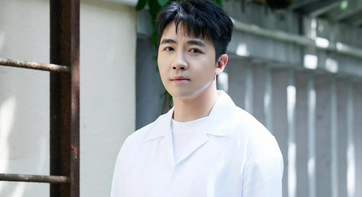 6月11日，王晓晨在社交媒体发视频后，有网友留言问她“咋老被已婚”。王晓晨回复“