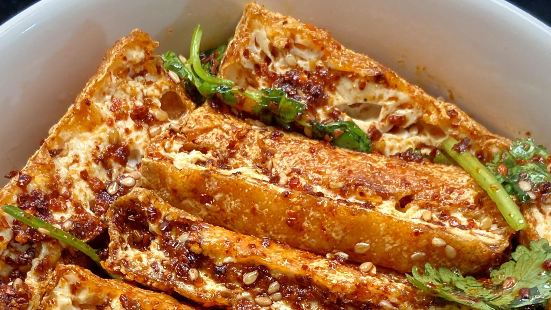 这道香菜拌豆腐，我连炫3碗米饭都不够