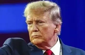 美国总统特朗普下达最新命令！
刚刚，特朗普下达命令，要求暂停对俄罗斯的一切制裁，