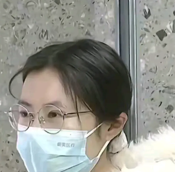 这次真的得为景德镇理发店的做法点赞了，没做过的事凭什么要道歉和赔偿呢？
    