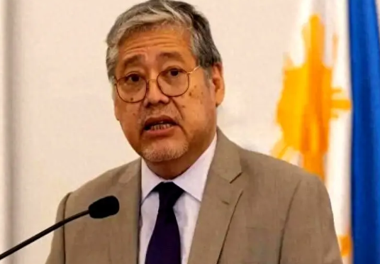 菲律宾外长表示愿意与中国在南海握手言和。

5月21号，菲律宾两艘公务船没打招呼