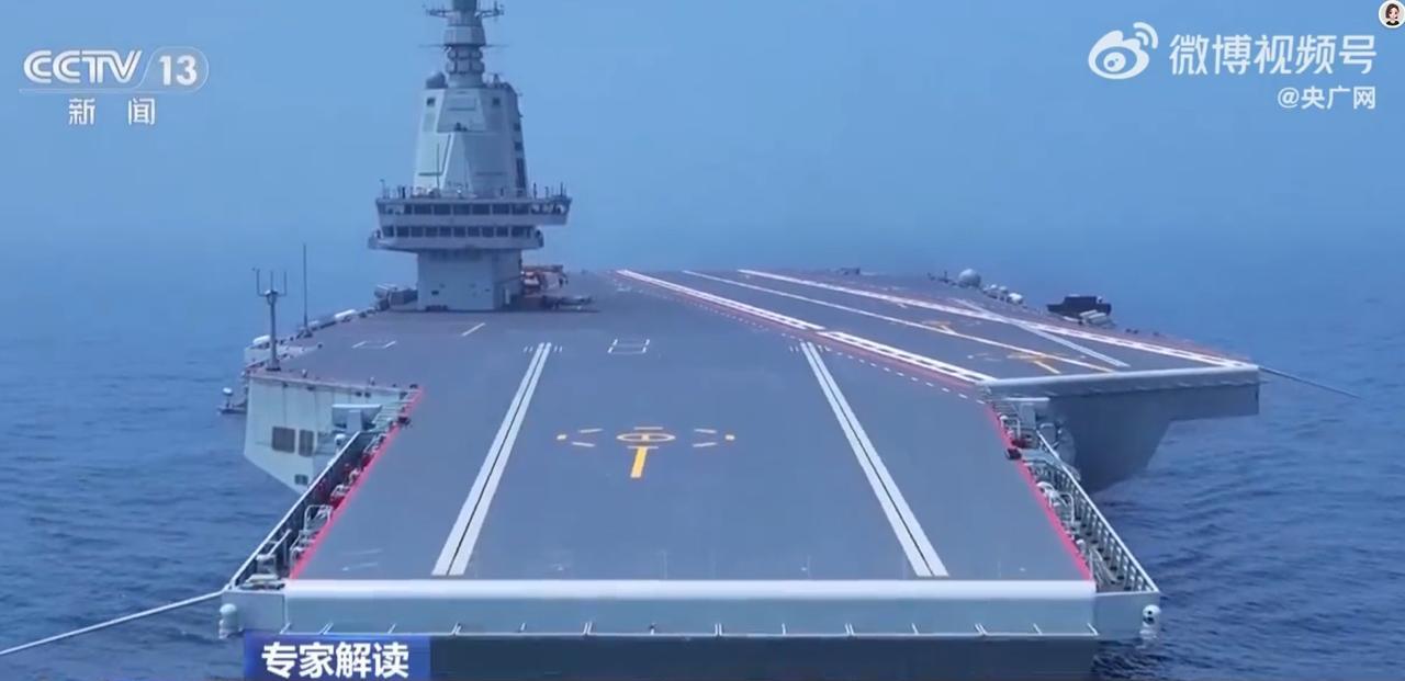 18号福建舰，加紧海试中……
航母，未来的作用就是远洋作战，像那种近海轰炸，派湖