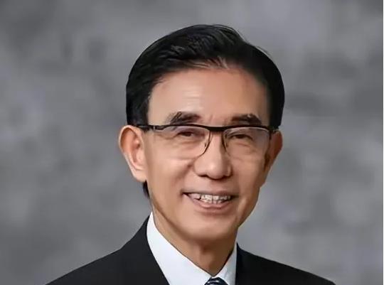 比芯片断供还可怕？中国物理博士尹志尧的话引人深思：“美国的芯片专家，百分之七十基