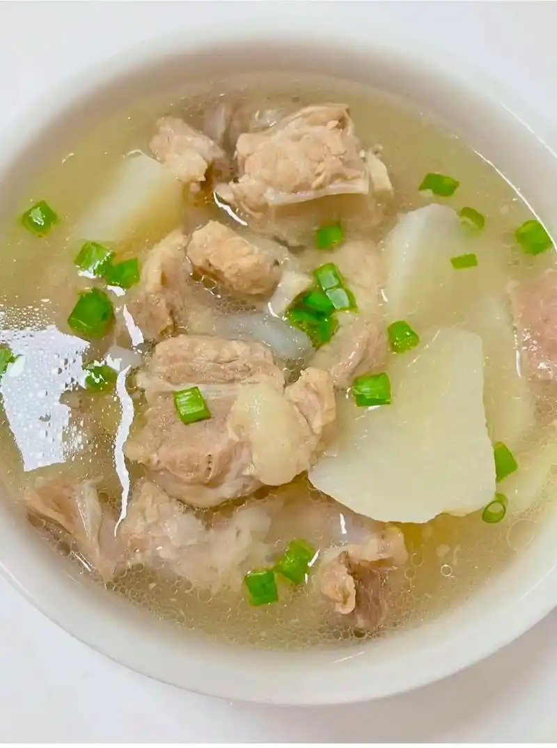 湖南岳阳，一碗萝卜排骨汤，来寻味这家20多年的老店！