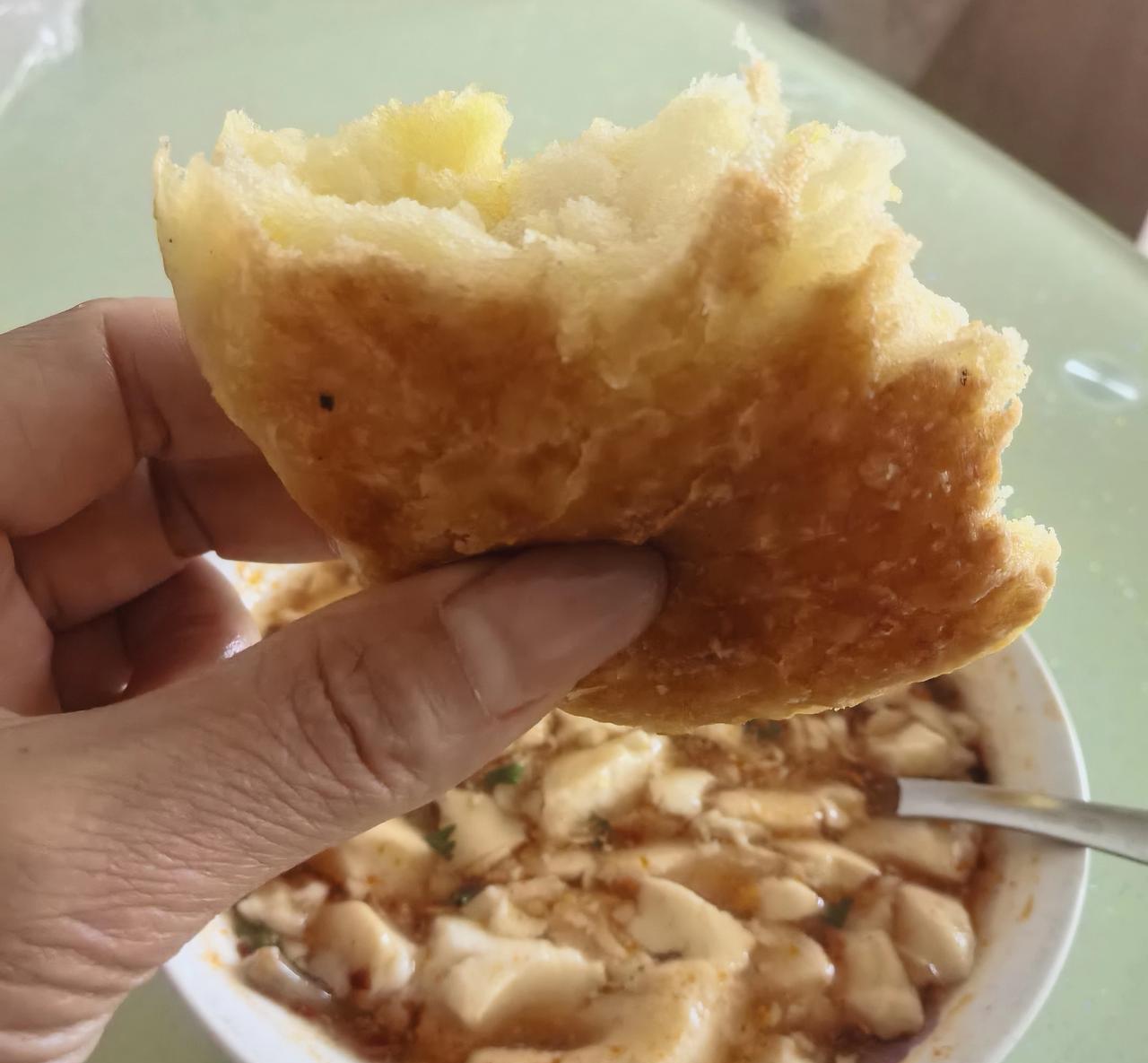朋友要去宁波看他儿子，我问她你给儿子带什么好吃的，买红肠了吗？朋友说她儿子不太喜