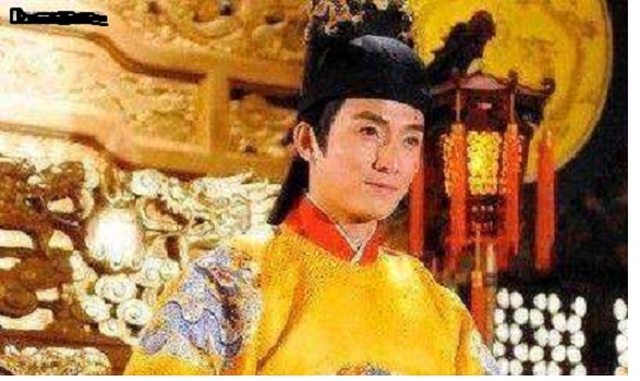 那个大雨天，对严世蕃无比失望的严嵩，对着自己的儿子道出了他和嘉靖皇帝的真正关系：