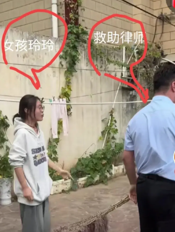 金钱，彻底的毁了血脉亲情！江苏一个女孩叫玲玲，从小失去了母亲，跟父亲相依为命。