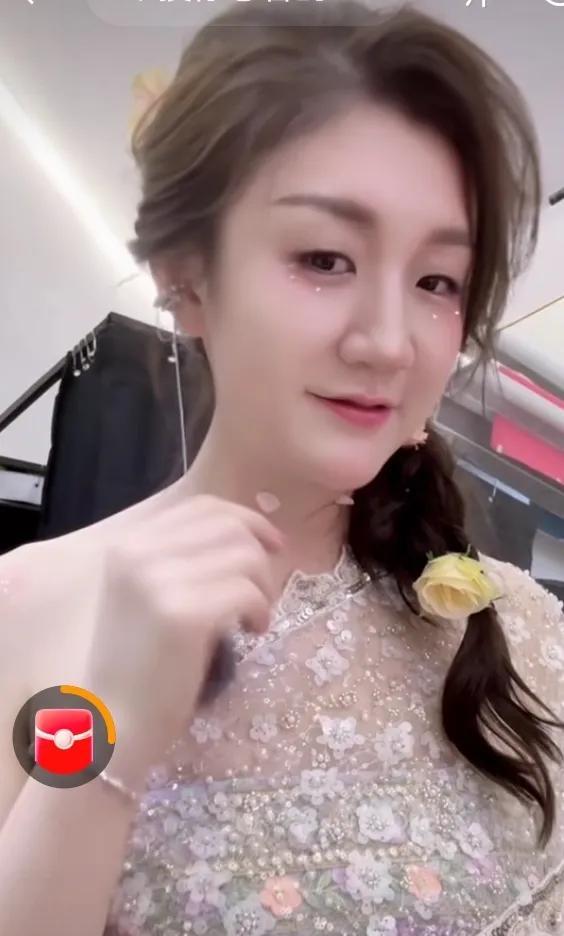 有些人还在幻想陈梦重返赛场，敢说陈梦已经完全沉溺在女儿妆里，再回赛场，恐怕连球拍