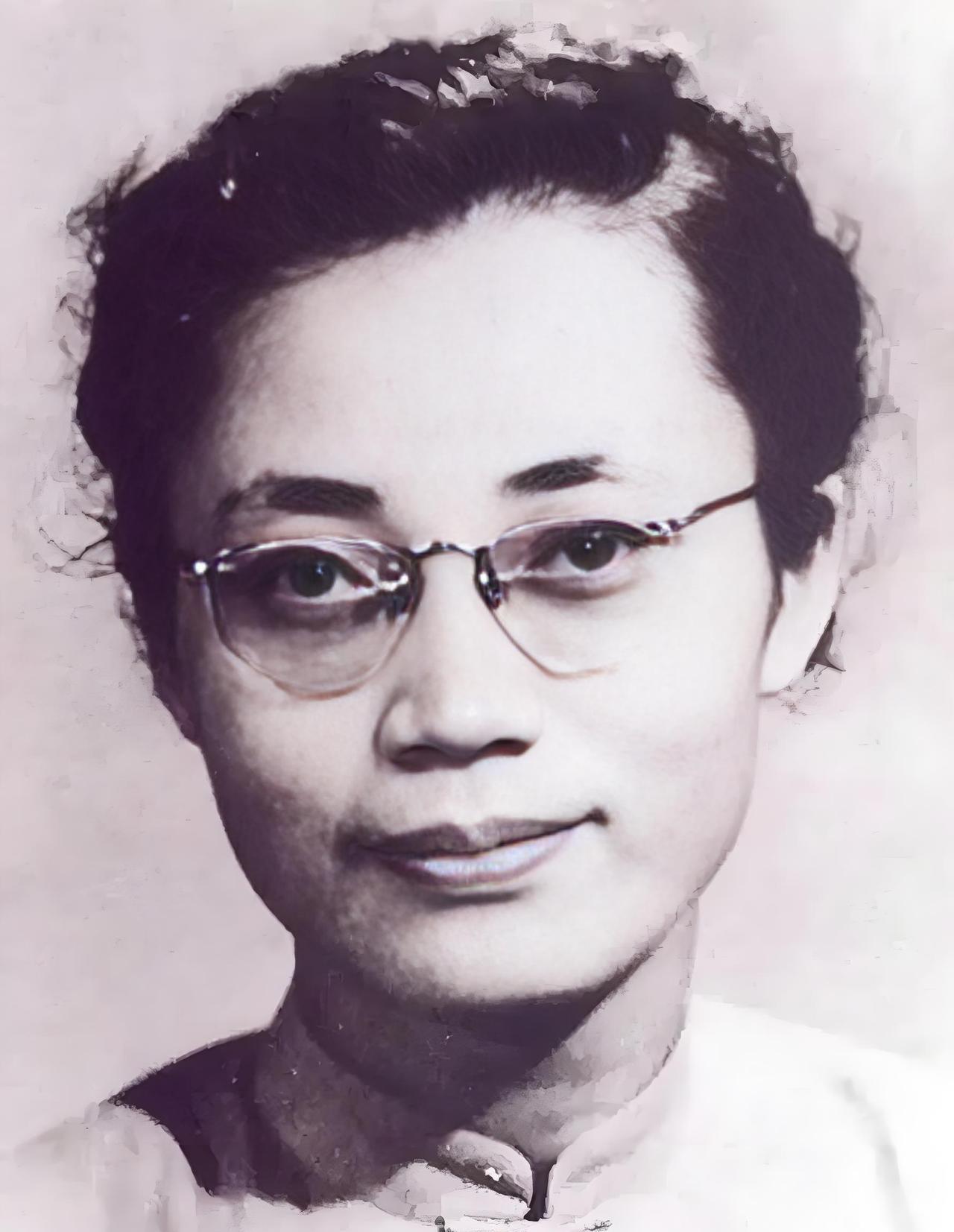 1950 年，台湾一名女地下党在宿舍被捕，临走前祈求，让她拿件衣服，敌人轻蔑的答