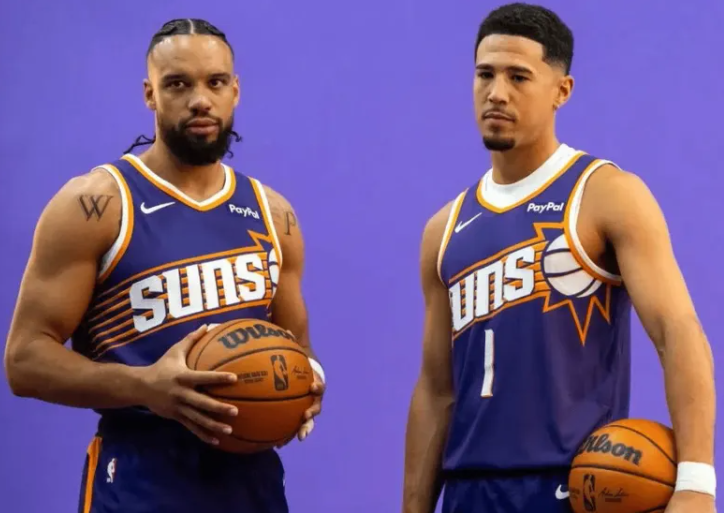 据美记报道，太阳队在多项关键高级数据统计中均位列联盟前十：
进攻效率值：117.