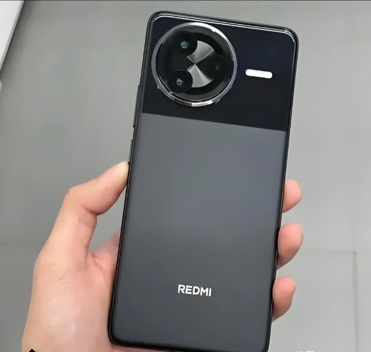 DeepSeek 认为目前最值得入手的十台手机：

①REDMI/红米 K80