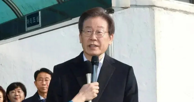 如果他说到做到，这个总统应该能立起来。
李在明在演讲中提到，中台之间的事，和韩国
