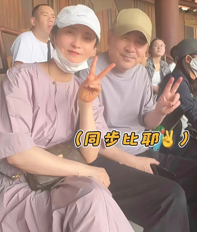 看演员蒋勤勤也没有人们说得那么好看啊！看着很普通的，总感觉她脸部五官长得紧巴巴的