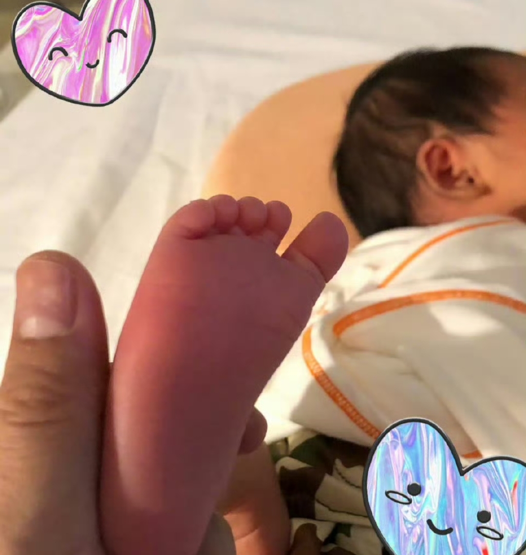 知名女星二胎得子：老公连夜回国
