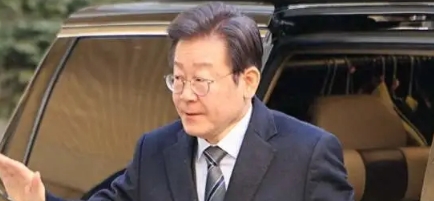 李在明已经确定不来“九三”阅兵。背后两大因素是关键，我们要看透李在明。

文在寅