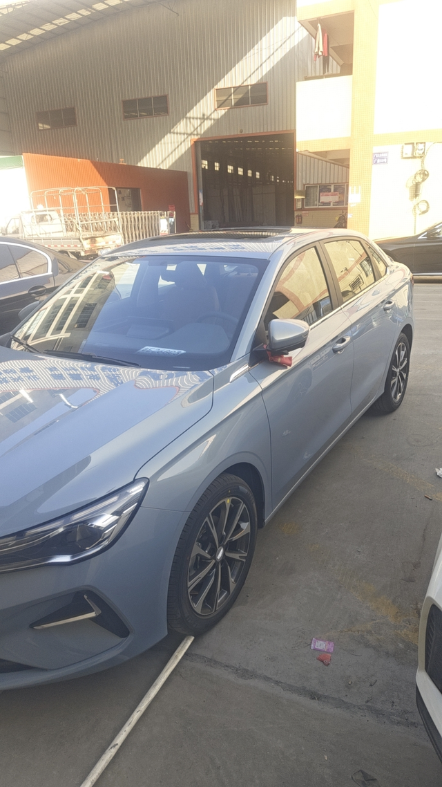 25款帝豪旗舰版
已经在往下降了 提车第七天 感觉还可以整体来说 加速也不慢除了