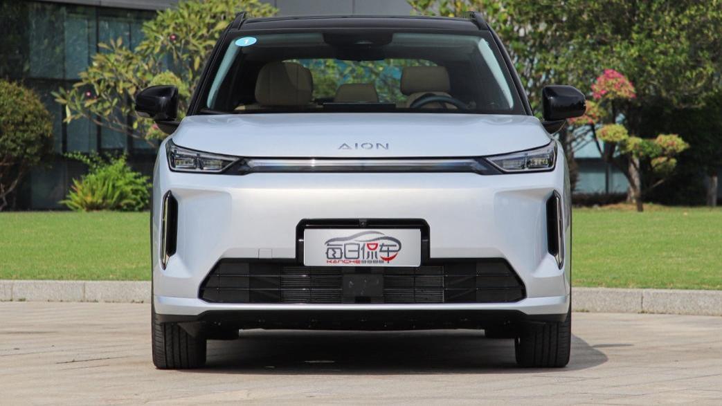 限时10.48万起 埃安i60增程续航足 行驶品质更好