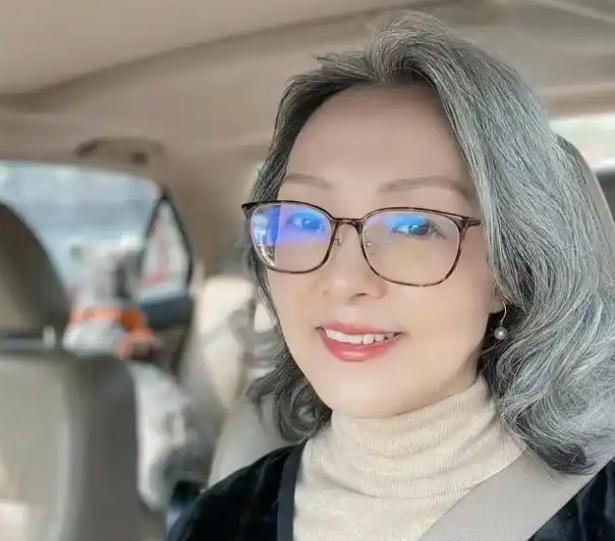 “我可以一辈子不结婚，不生孩子吗？”如果女儿这样问你，你会支持吗？这位单身“老”