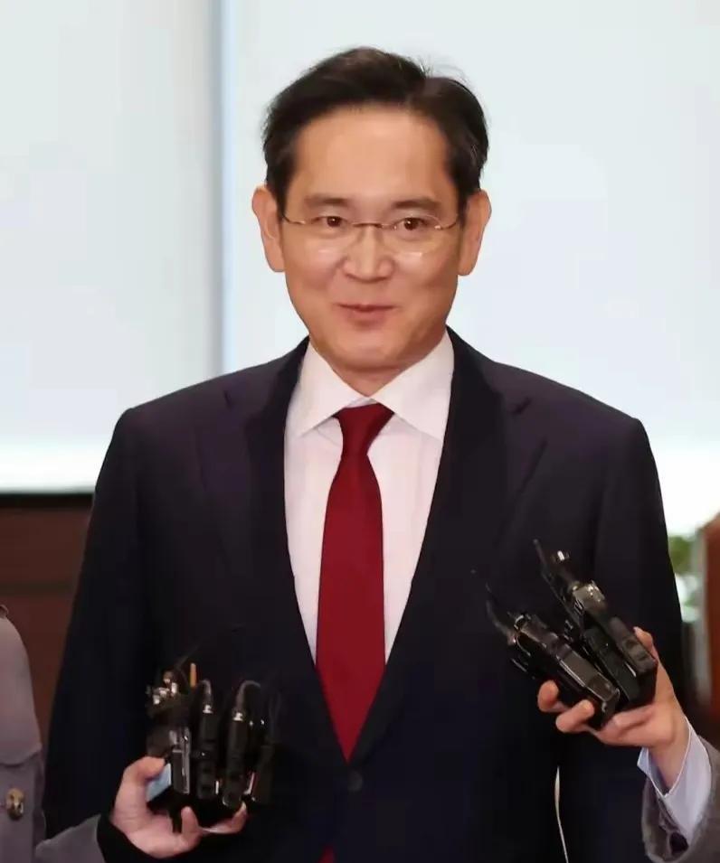 毫无悬念，韩国刚刚宣布了一个大新闻。
7 月 17 日，韩国最高法院终审宣判，三