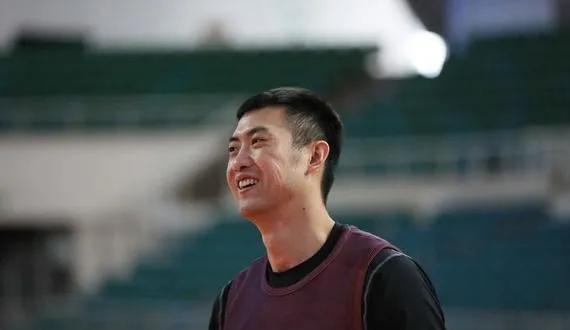 丁锦辉早就成为人生大赢家！！
1；生涯10个赛季赚了1650万元；
2；浙江队2