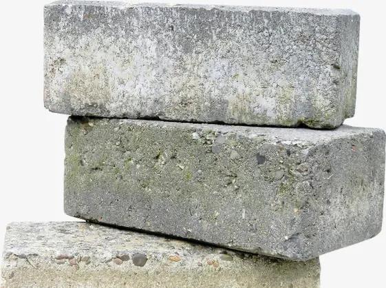 网上有一个报道，山东一个女人，因为家里装修房子，需要买砖头。她从哪里买的呢？你想