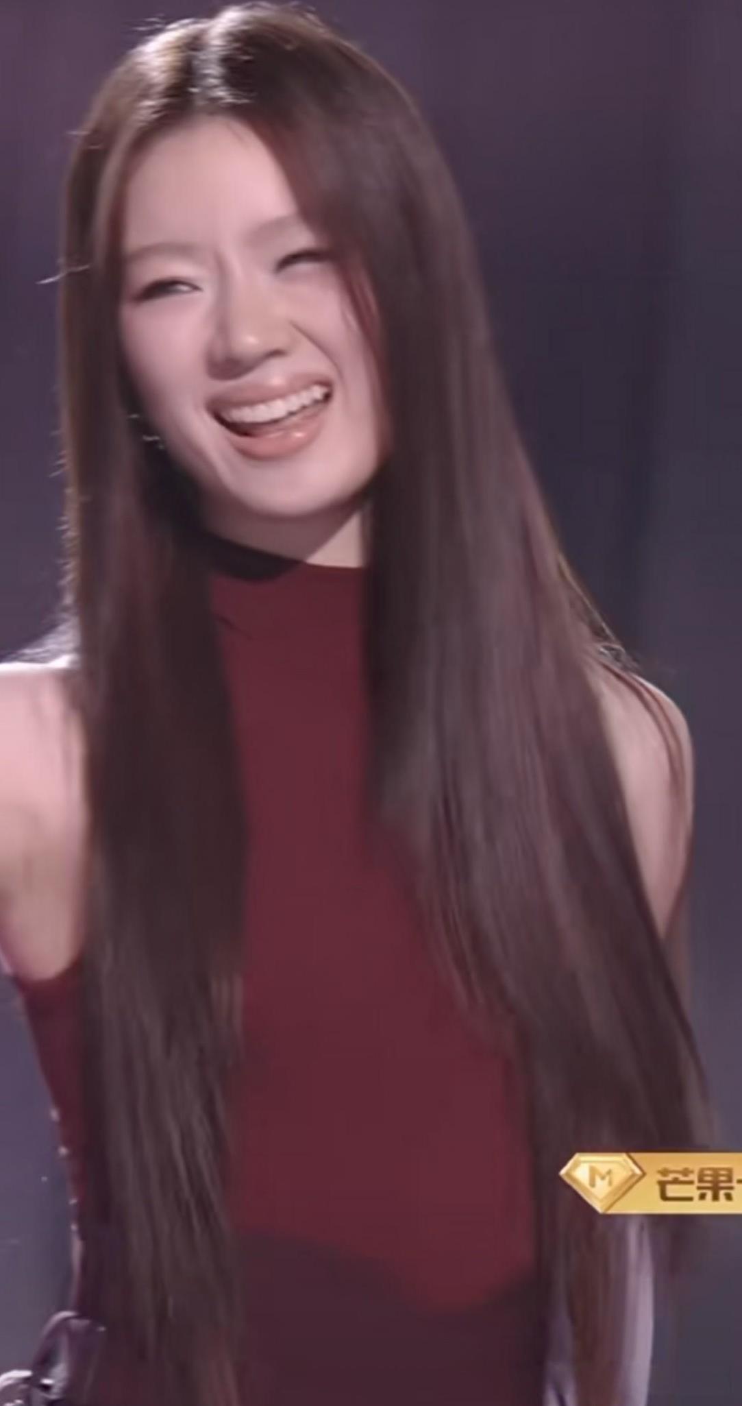 说实活单依纯第四期《歌手》到底唱的什么？李荣浩的《李白》居然被糟蹋成这样。
只能