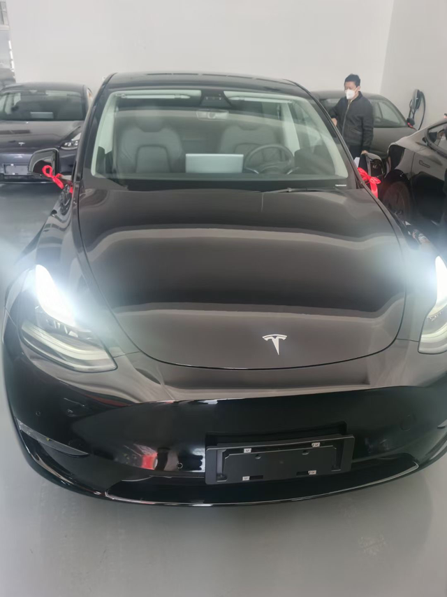 Y开了三个月终于发现缺点
这车啥都好 但是没有完美的东西，相处三个月发现了三处缺